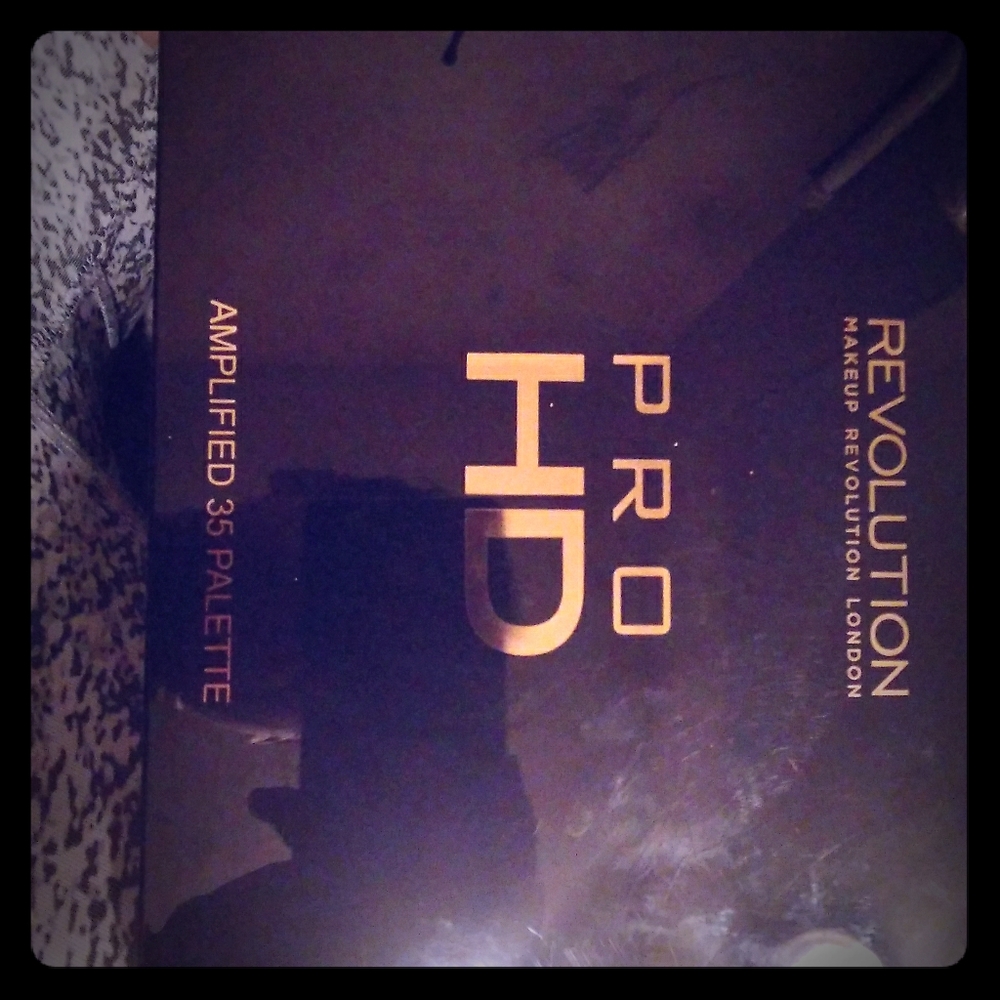 Make up revolution pro hd amplified